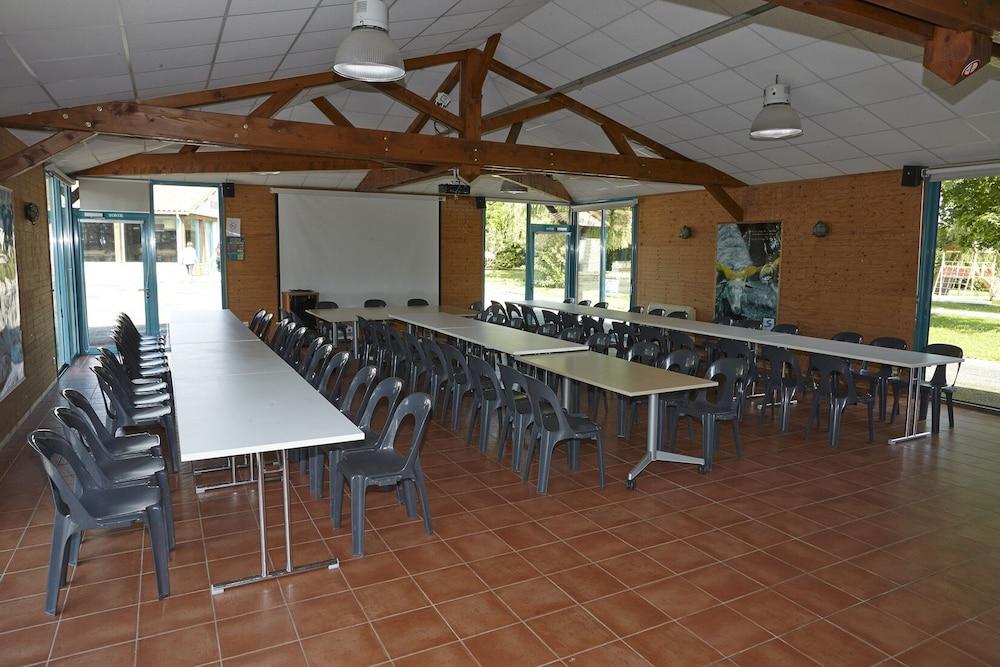Terres De France - Natura Resort Pescalis Moncoutant Bagian luar foto
