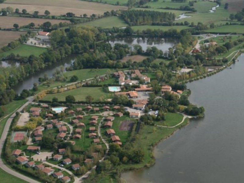 Terres De France - Natura Resort Pescalis Moncoutant Bagian luar foto